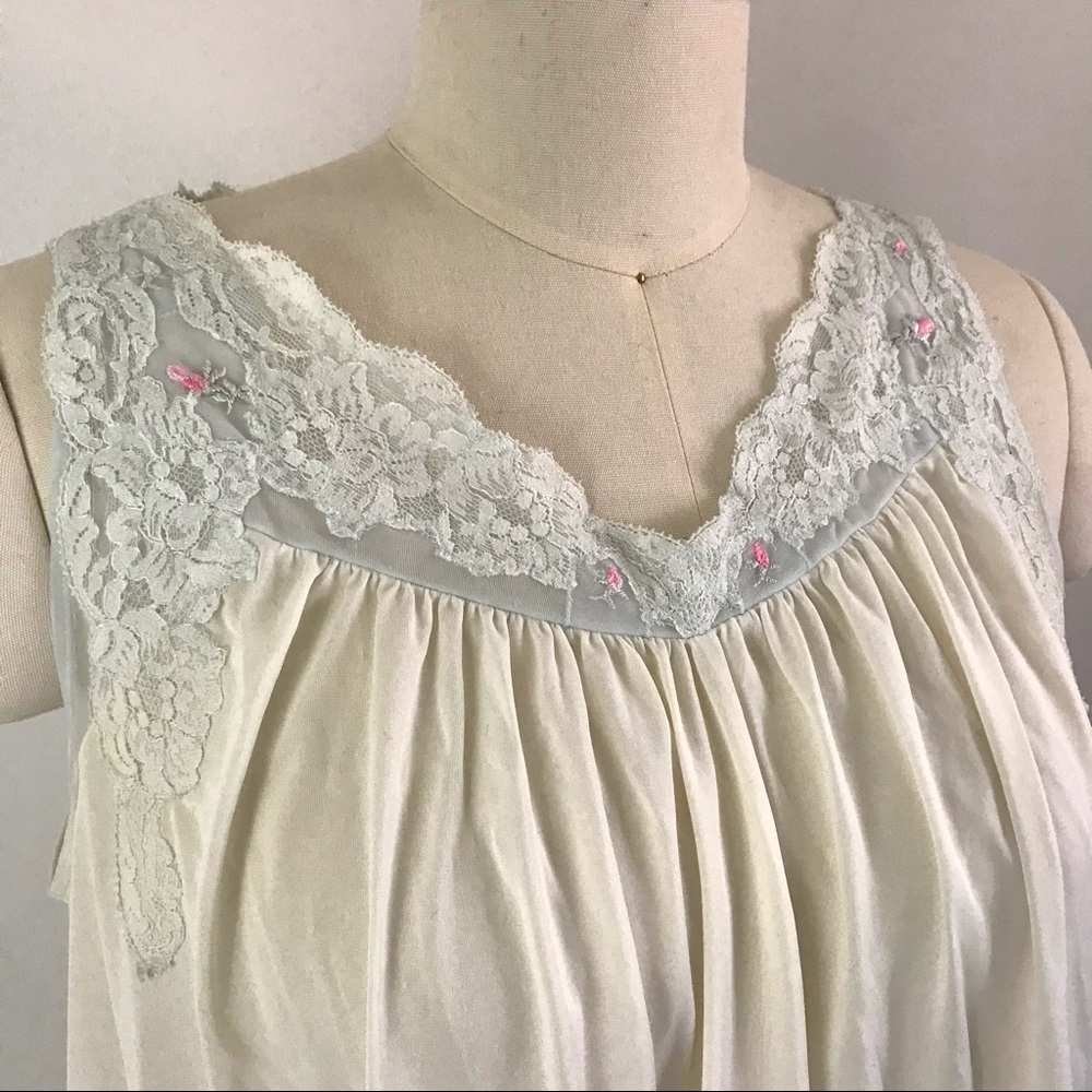 Vintage Lace Embroidered Chemise Nightgown
